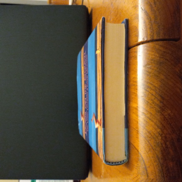 Dogs On The Couch For Training And Caring For Your Dog Hardback Book - Picture 9 of 10